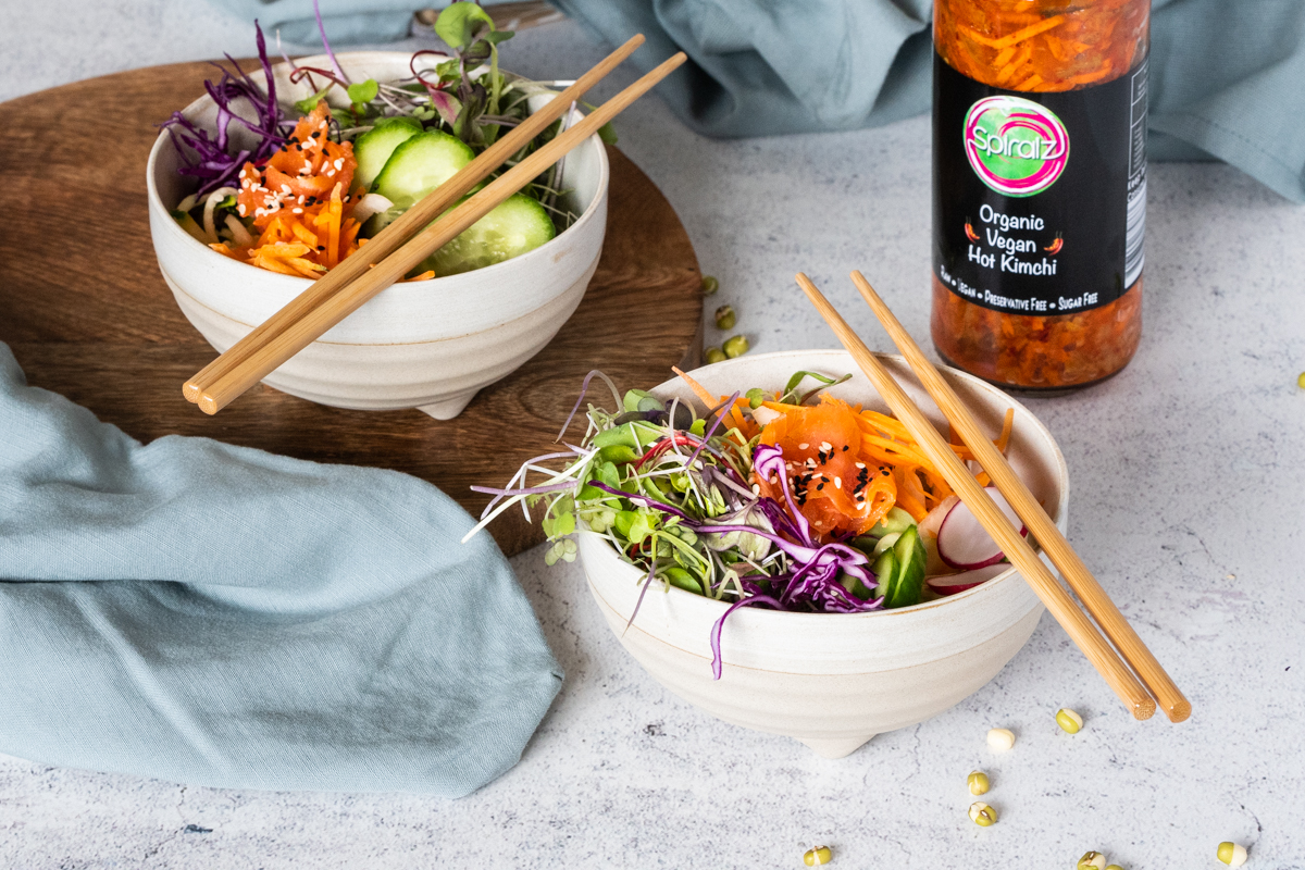 Colourful meal bowls served with Spiralz fermented vegetables